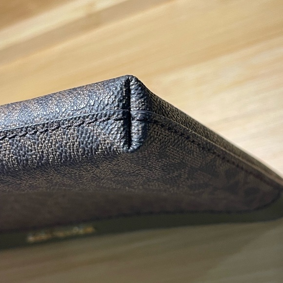 Michael Kors Clutch - Picture 7 of 9